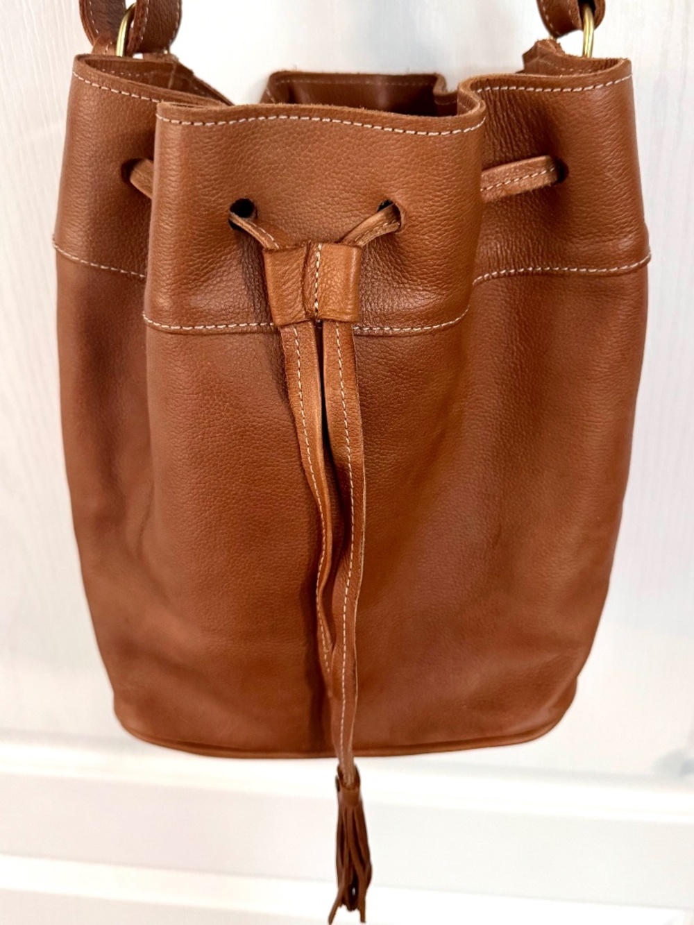 Tan 100% Leather Bucket Shoulder or Crossbody Bag by Sseko, Brass hardware - Picture 2 of 7